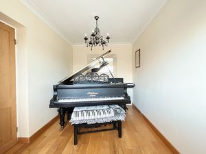 Photo 16- click for photo gallery